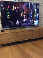 Тумба под телевизор из массива дуба
